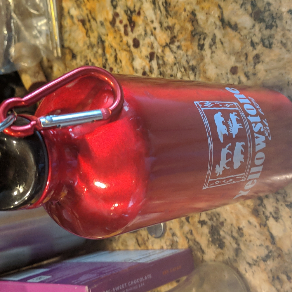 NWT Yellowstone Nat'l Pk Water Bottle with Caribeanner